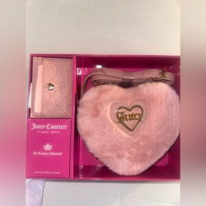Perfect for valentines set! Juicy couture must have! Stunner